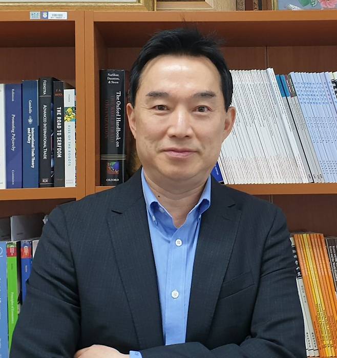 허윤 서강대 국제대학원 교수