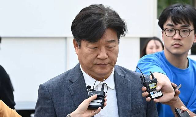 양문석 더불어민주당 의원이 지난해 7월24일 경기 수원시 수원고등법원에서 열린 항소심 선고공판을 마치고 나오고 있다. 연합뉴스