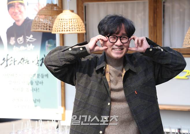 포즈 취하는 장항준 감독. 사진=서병수 기자 qudtn@edaily.co.kr