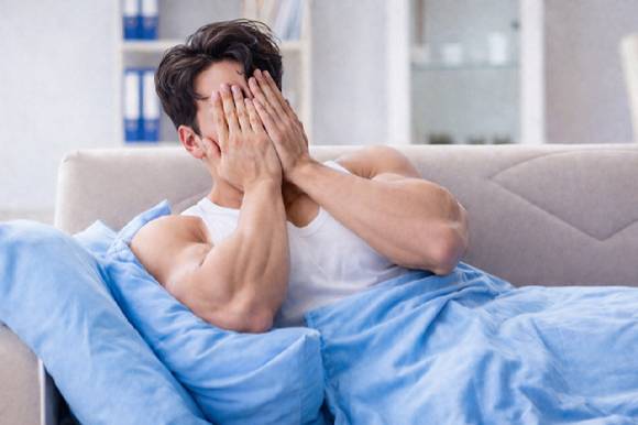 뼈 건강을 지키는 데 있어 수면 습관과 잠자는 자세가 중요한 역할을 한다는 전문가 설명이 나왔다. 사진은 AI 생성 이미지로, 본 기사 내용과 무관. [사진=챗GPT]