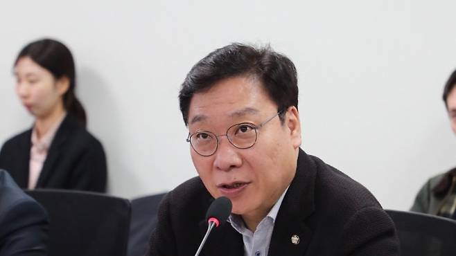 정연욱 국민의힘 의원이 12일 국회에서 열린 ‘2026 한국 음식관광 활성화 정책토론회’에서 발언하고 있다. (정연욱 의원실 제공)