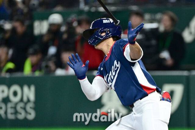 7일 일본 도쿄돔에서 열린 2026 월드 베이스볼 클래식(WBC) 조별리그 한국-일본 경기. 김도영이 1회초 첫 타자로 나와 안타를 치고 있다./도쿄(일본)=한혁승 기자 hanfoto@mydaily.co.kr
