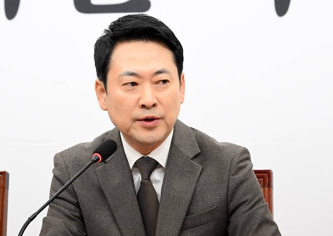 장동혁 국민의힘 대표가 12일 오전 국회에서 열린 최고위원회의에서 발언하고 있다. 이상섭 기자