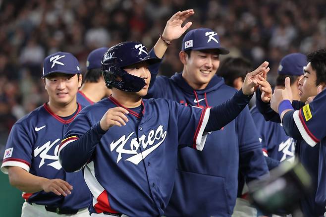 한국 야구대표팀은 제6회 WBC서 8강에 진출하며 최소 30억 원 규모의 상금을 확보했다. 우승을 차지하면, 100억 원 이상을 받을 수 있다. 뉴시스