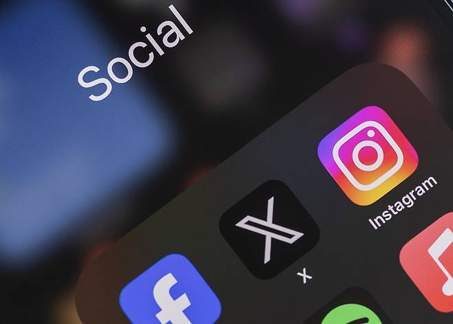 저자는 150명 이상의 관계자를 취재해 트위터가 'X'로 리브랜딩하는 과정을 생생하게 담아냈다.[사진 | 게티이미지뱅크]&nbsp;