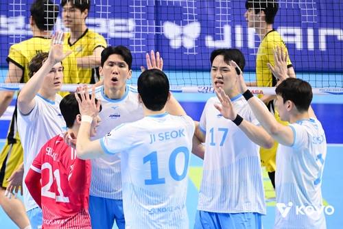 득점 후 기뻐하는 대한항공 선수들  [한국배구연맹 제공. 재판매 및 DB 금지]