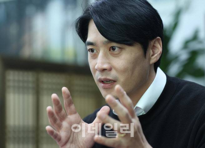 [이데일리 노진환 기자] 한준호 더불어민주당 의원이 12일 서울 여의도 국회 의원회관에서 이데일리와 인터뷰를 하고 있다.