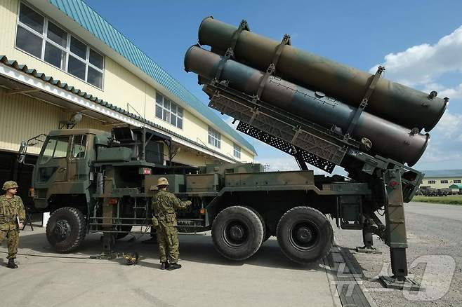 홋카이도 기지에 있는 일본 육상 자위대 제1포병여단의 트럭 장착형 대함 미사일 시스템(SSM-1). 기사와 직접 연관은 없음.  2017.9.8 ⓒ AFP=뉴스1
