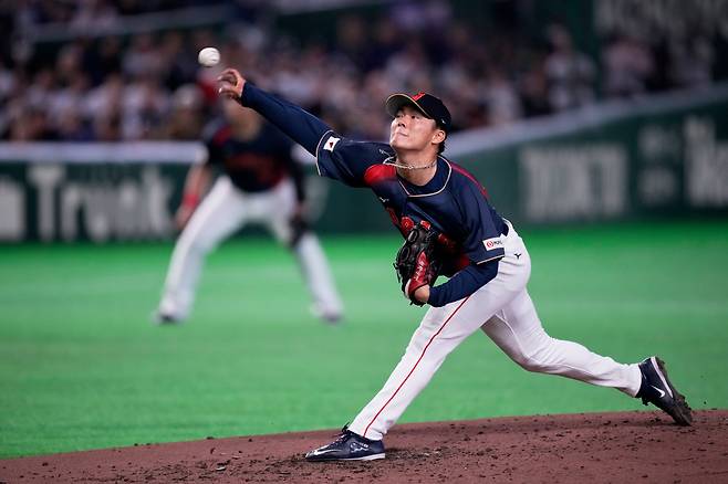 일본대표팀 에이스 야마모토. 15일 베네수엘라와 8강전에 선발 등판한다. AP연합뉴스