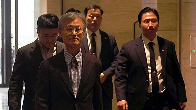 조희대 대법원장이 지난 12일 오후 충북 제천의 한 리조트에서 열린 전국 법원장 간담회 뒤 마련된 만찬장으로 들어서고 있다. ⓒ연합뉴스