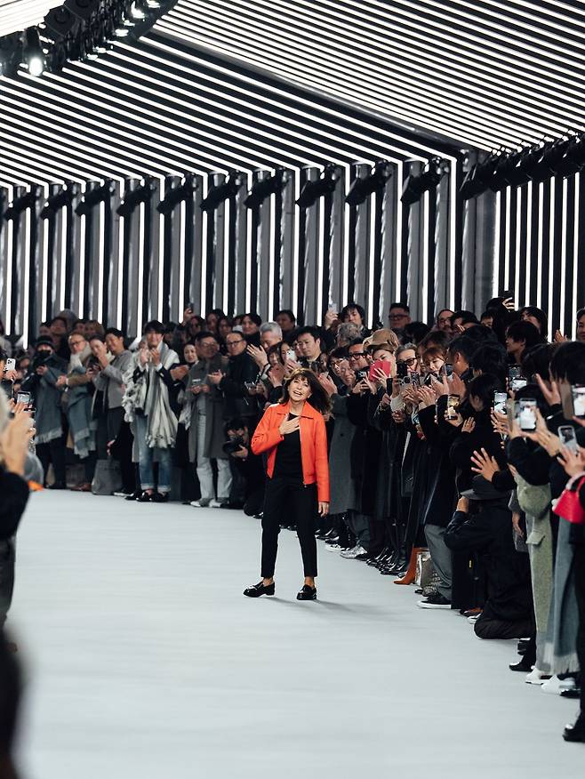 마지막 무대 인사를 하는 니샤니앙의 모습. ⓒKoji Shimamura