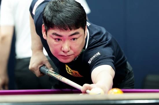 이상대가 PBA 5차전 128강에서 애버리지 3.462, 하이런13점 등 막강한 공격을 앞세워 신주현을 제압하고 64강에 진출했다. (사진=PBA)