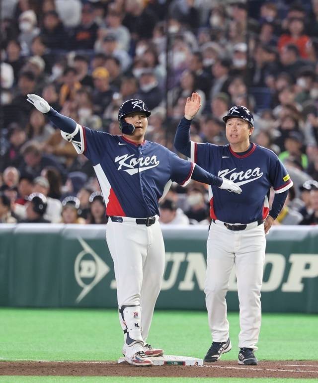9일 일본 도쿄돔에서 열린 2026 월드베이스볼클래식(WBC) C조 조별리그 최종전 대한민국과 호주의 경기. 5회초 2사 한국 문보경이 1타점 적시타를 친 뒤 기뻐하고 있다. 사진=연합뉴스