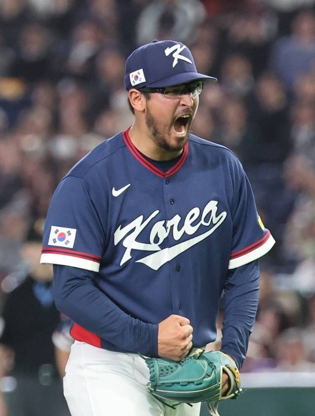 9일 일본 도쿄돔에서 열린 2026 월드베이스볼클래식(WBC) C조 조별리그 최종전 대한민국과 호주의 경기. 7회말을 무실점으로 마무리한 한국 데인 더닝이 포효하고 있다. 사진=연합뉴스