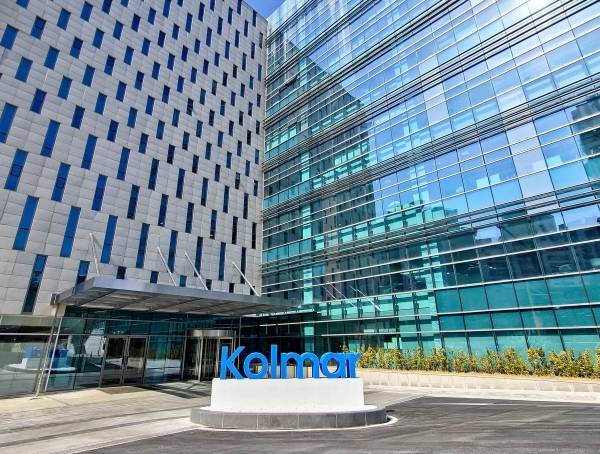 한국콜마가 36년간 축적한 연구 데이터에 인공지능(AI)과 로봇 공정을 결합해 글로벌 선케어 제조 1위 지위를 공고히 한다. 사진은 한국콜마 본사 전경. /사진=한국콜마