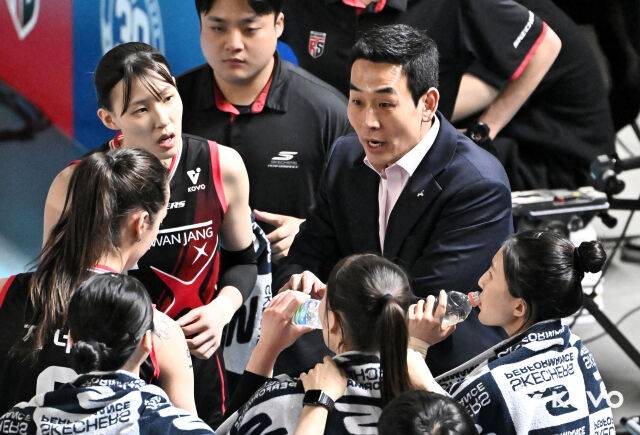 고희진 정관장 감독./KOVO