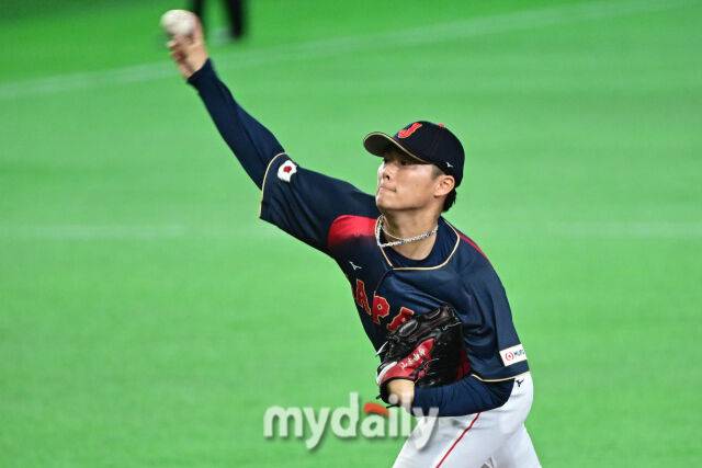 6일 일본 도쿄돔에서 열린 2026 월드 베이스볼 클래식(WBC) 조별리그 일본-대만 경기. 일본 야마모토가 선발투수로 나와 힘차게 투구하고 있다./마이데일리