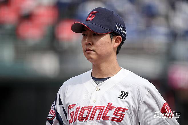 ▲ 롯데 자이언츠 아시아쿼터 쿄야마 마사야가 KBO리그 시범경기 첫 등판에서 3이닝 2실점(2자책)으로 아쉬운 결과를 남겼다. ⓒ롯데 자이언츠