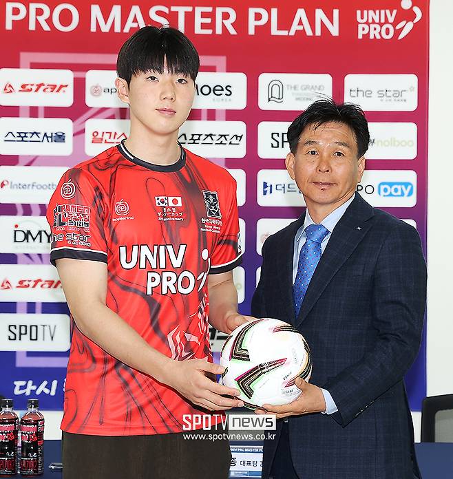 ▲ 장하윤 주장 오해종 감독 ⓒ곽혜미 기자