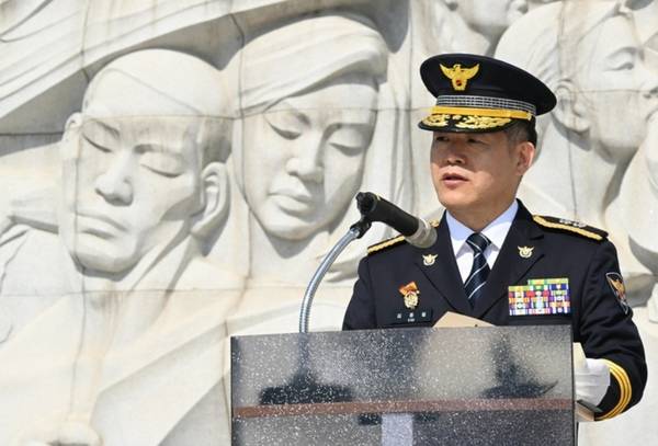 김종철 경남경찰청장이 14일 오전 창원시 마산회원구 구암동 국립3.15민주묘지에서 열린 3.15의거 희생자 추모제에서 발언하고 있다. /김구연 기자