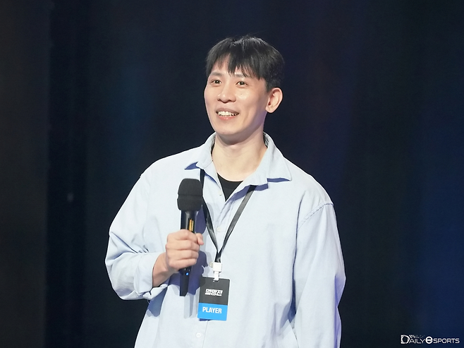 아리의 매혹과 트리스타나의 앞점프로 3세트를 잡은 알아할게가 유리한 고지를 점했다.