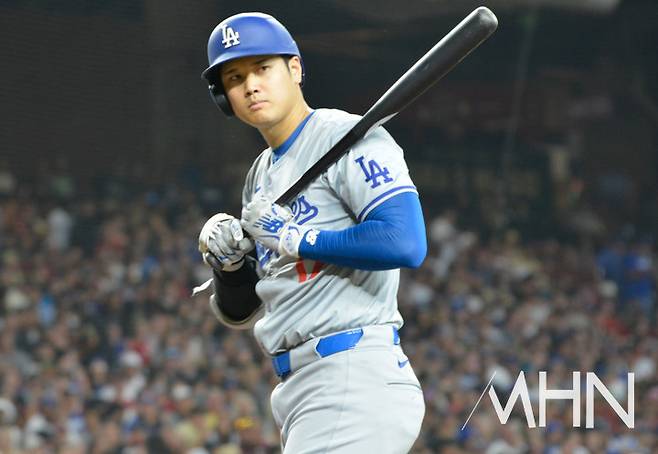 (오타니 쇼헤이는 메이저리그 역대 최초로 '50-50' 대기록을 달성했다)