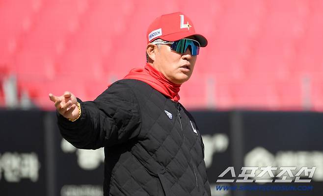 이숭용 감독, 아시아쿼터 타케타 3이닝 퍼펙트 피칭에 만족.