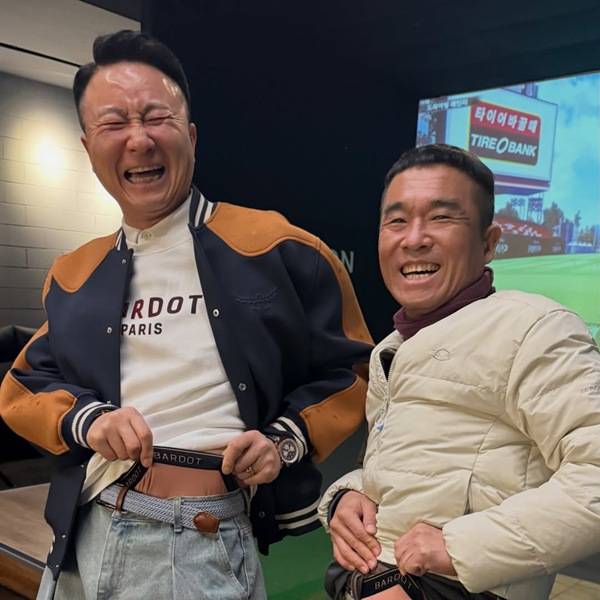 작곡가 주영훈, 가수 김건모 (왼쪽부터) ⓒ이윤미 SNS 캡처