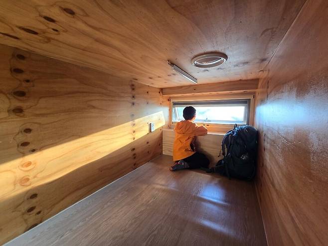 개별 침상이 제공되는 노고단 대피소. 박준형 제공