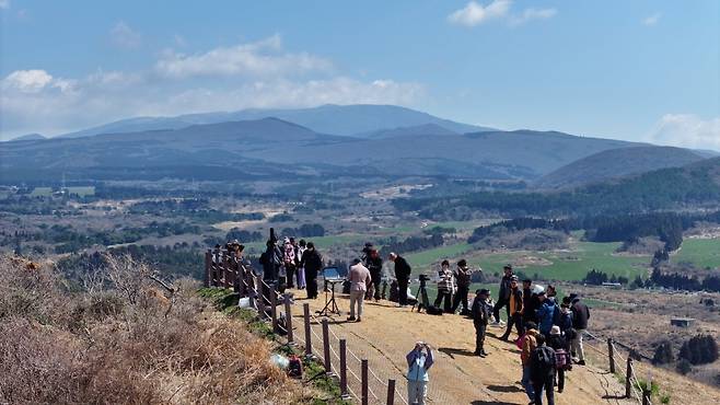 지난 13일 오전 제주시 애월읍 봉성리 새별오름. 사진=연합뉴스