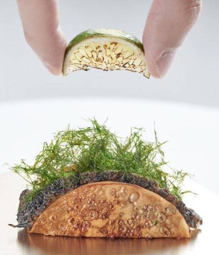 Abalone taco (Mosu's official Instagram)