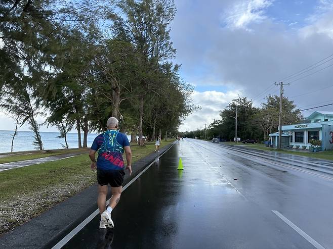 마주치는 러너마다 서로에게 응원을 해준다/사진=김지은 여행+ 기자
