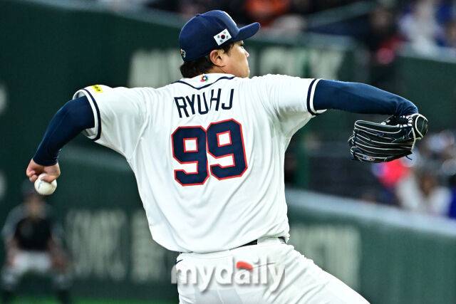 8일 일본 도쿄돔에서 열린 2026 월드 베이스볼 클래식(WBC) 조별리그 한국-대만 경기. 류현진이 선발 투수로 나와 힘차게 투구하고 있다./도쿄(일본)=한혁승 기자 hanfoto@mydaily.co.kr