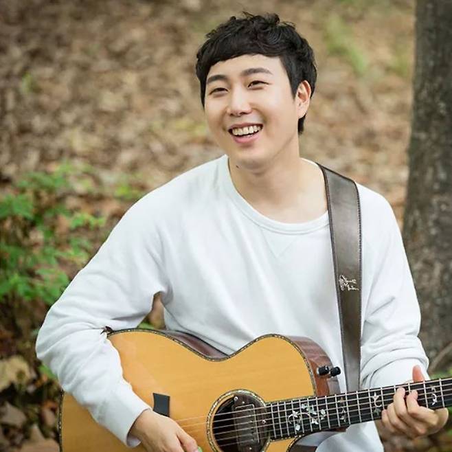 장범준의 음악은 감정을 ‘말하는 노래’라기보다, 감정을 ‘떠오르게 하는 노래’에 가깝다. [(주)영화사 진진]