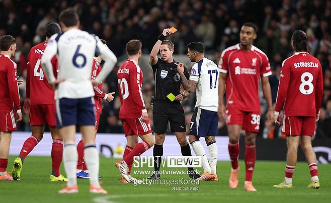 ▲ 창단 이래 최대의 치욕을 마주한 토트넘은 이제 생존을 걱정해야 하는 처참한 처지로 전락했다. 7연패라는 최악의 성적표와 함께 2부 리그행 열차에 탑승하게 될지도 모른다는 공포가 토트넘을 잠식하고 있다.