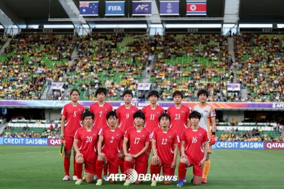 13일 호주 퍼스에서 열린 2026 AFC 여자 아시안컵 8강 호주전에 나선 북한 여자축구대표팀. /AFPBBNews=뉴스1