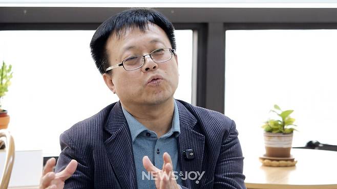 김승무 대표는 교단 내에서 비판의 목소리를 내는 고사모를 조직하는 데 큰 역할을 했다. 그는 손현보 목사 설교는 "설교 자체가 아니다"라고 비판했다. 뉴스앤조이 박시온