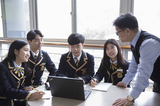 외대부고 학생들이 수업을 하고 있는 모습. 사진 외대부고