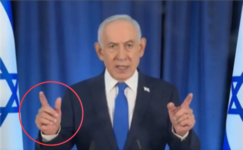 네타냐후 총리 '손가락 6개' 논란 영상 장면. 베냐민 네타냐후 이스라엘 총리 X 계정 영상 화면 캡처