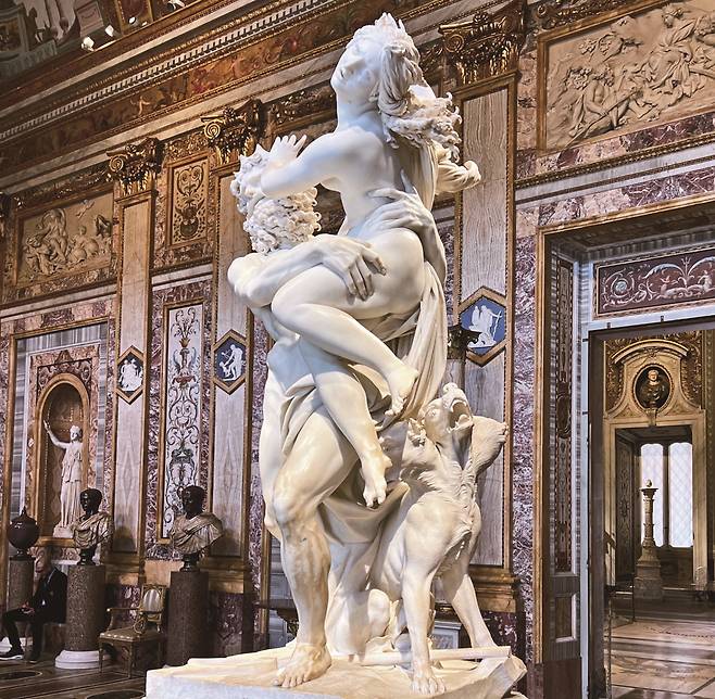 조반니 로렌초 베르니니, 페르세포네의 납치, 1621~1622년, 대리석, 높이 255㎝, 갤러리아 보르게세, 로마. [작품 | 위키피디아]