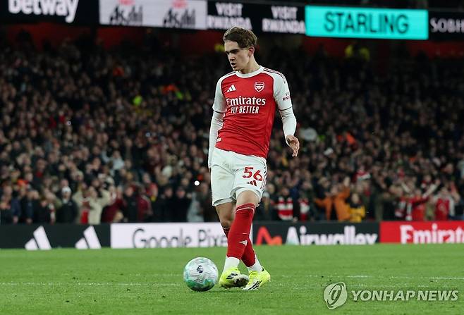 득점에 성공하는 아스널의 맥스 다우먼 [로이터=연합뉴스]