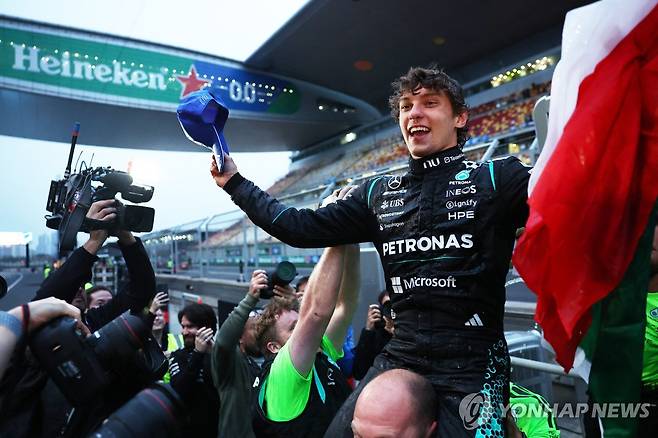 우승을 기뻐하는 키니 안토넬리 [로이터=연합뉴스]