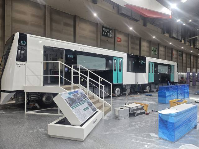 대구경북 유일의 전기차 제조사이자 철도차량 전문기업인 ㈜우진산전은 18일 "21일까지 부산 벡스코(BEXCO)에서 열리는