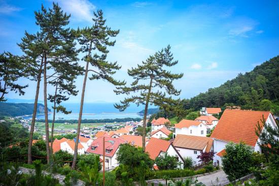 남해 독일마을 전경.