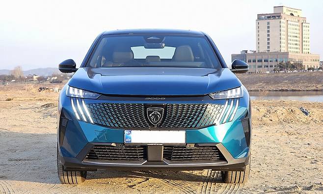 푸조 '3008'의 전면./곽호준 기자