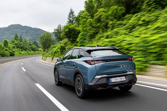 푸조 '3008'의 주행 모습./곽호준 기자