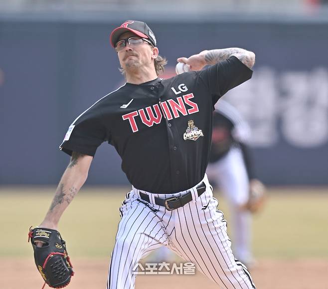 LG 선발투수 웰스가 16일 수원케이티위즈파크에서 열린 2026 KBO리그 시범경기 KT와 경기에서 역투하고 있다. 수원 | 최승섭기자 thunder@sportsseoul.com