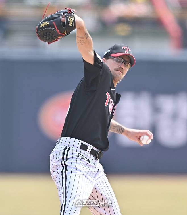 LG 선발투수 웰스가 16일 수원케이티위즈파크에서 열린 2026 KBO리그 시범경기 KT와 경기에서 역투하고 있다. 수원 | 최승섭기자 thunder@sportsseoul.com