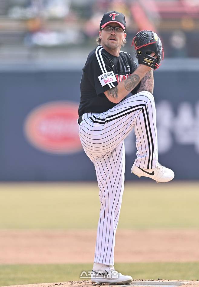 LG 선발투수 웰스가 16일 수원케이티위즈파크에서 열린 2026 KBO리그 시범경기 KT와 경기에서 역투하고 있다. 수원 | 최승섭기자 thunder@sportsseoul.com