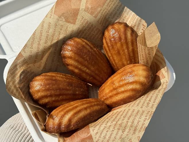 16일 대전 서구의 한 디저트 매장에서 판매 중인 버터떡. 최근 SNS를 중심으로 인기를 끌며 새로운 디저트 유행으로 떠오르고 있다. 이다온 기자